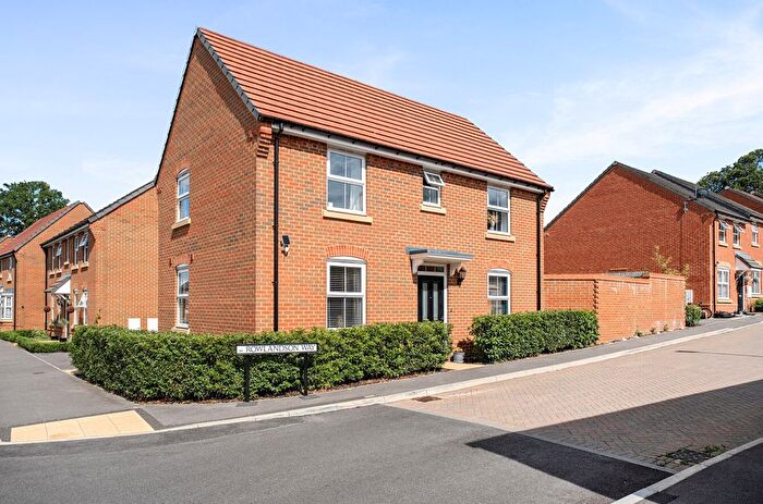 3 Bedroom Detached House For Sale In Rowlandson Way, Hook, RG27