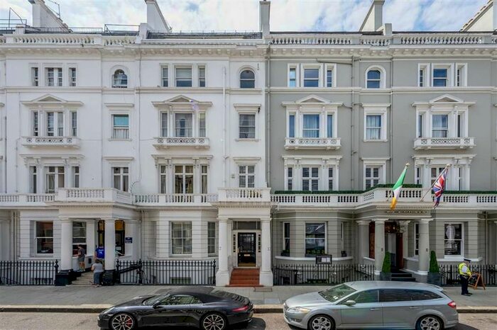 3 Bedroom Flat To Rent In Queensberry Place, London, SW7