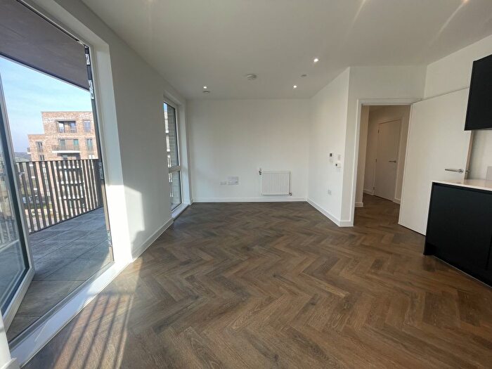 2 Bedroom Flat To Rent In Rossi House, Ridgeway, Mill-Hill, NW7