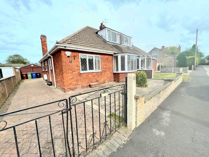 3 Bedroom Semi-Detached Bungalow To Rent In Toll Bar Avenue, New Waltham, Grimsby, DN36