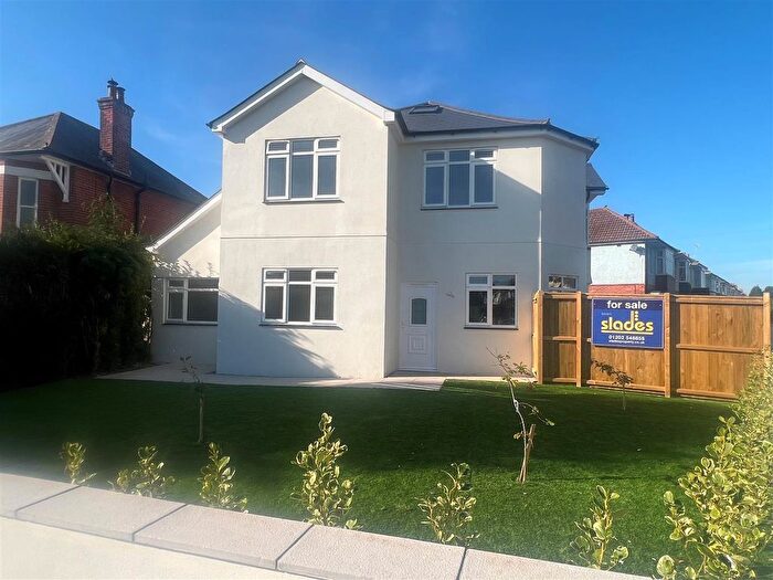 2 Bedroom Flat For Sale In Charminster Avenue, Charminster, Bournemouth, BH9