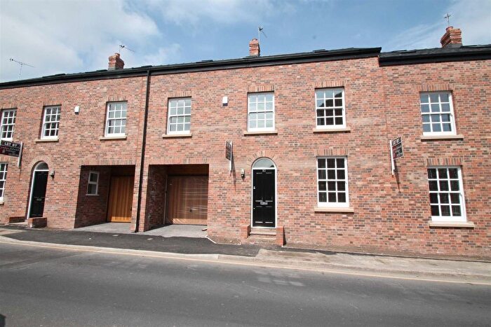 4 Bedroom Mews To Rent In New Street, Altrincham, Cheshire, WA14