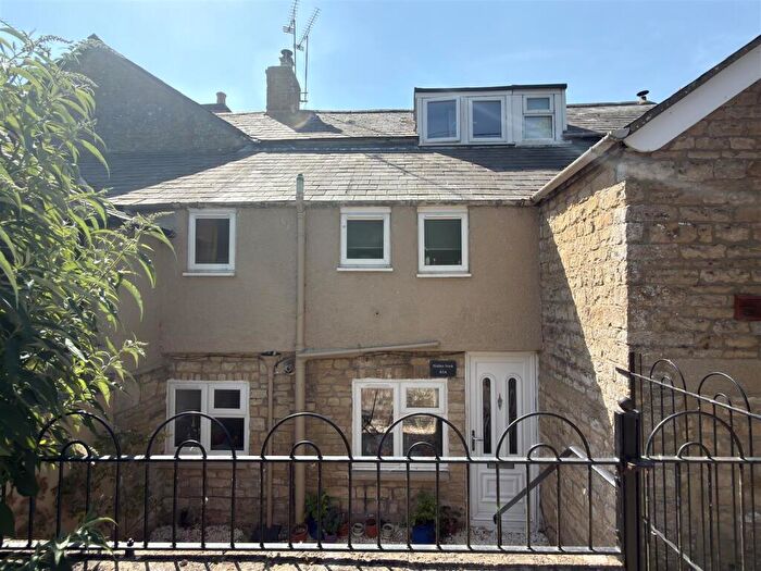 2 Bedroom Cottage For Sale In Worcester Road, Chipping Norton, OX7