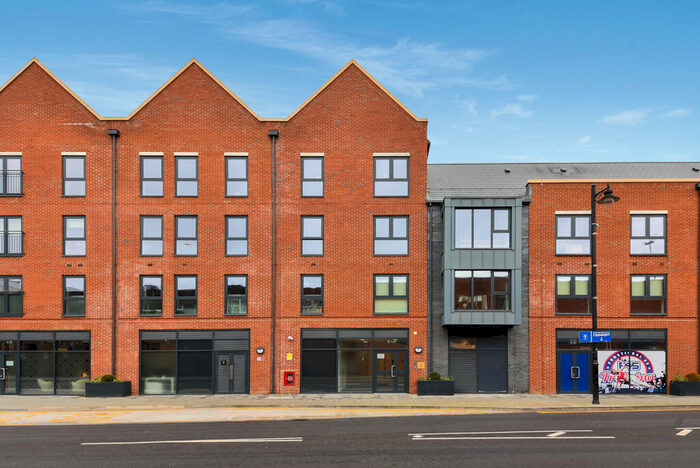 2 Bedroom Apartment To Rent In Weavers Yard, Newbury Newbury, RG14