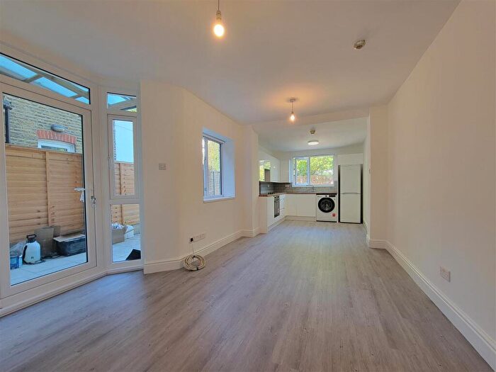 1 Bedroom Flat To Rent In Umfreville Road, Hornsey, N4