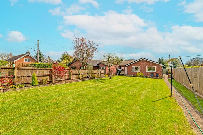 3 Bedroom Bungalow For Sale In Manley Common, Frodsham, WA6