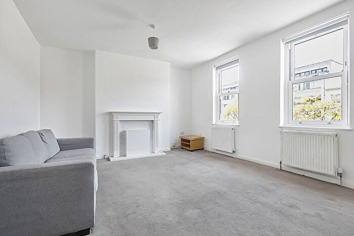 4 Bedroom Flat To Rent In Walworth Road, London, SE17