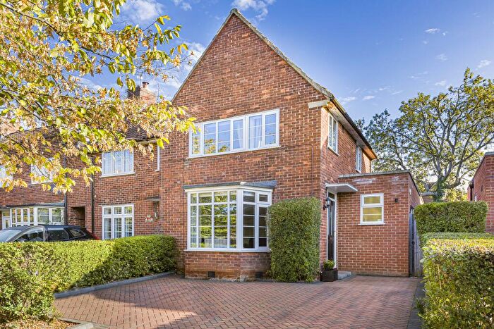 3 Bedroom End Of Terrace House For Sale In Lemsford Lane, Welwyn Garden City, Herts, AL8
