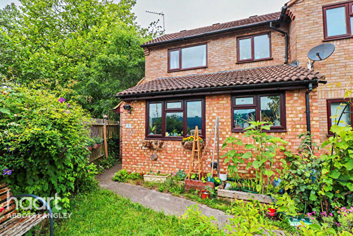 2 Bedroom End Of Terrace House For Sale In Sherwood Place, Hertfordshire, HP2