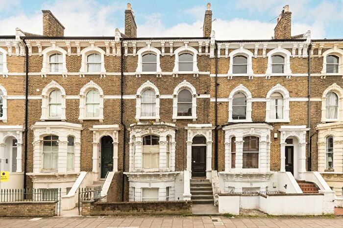 2 Bedroom Flat To Rent In Ferndale Road, London, SW4