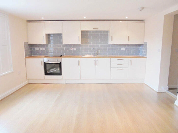1 Bedroom Flat To Rent In Flat, Ashford Road, Maidstone, Kent, ME14
