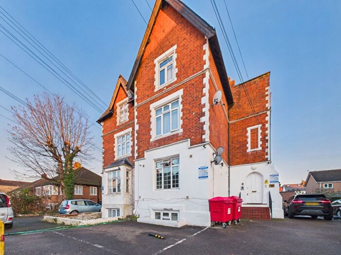 Studio For Sale In Hencroft Street South, Slough, Berkshire, SL1