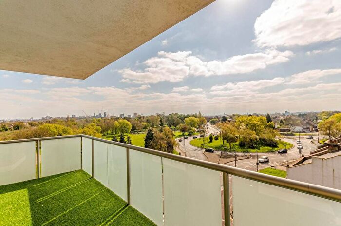 3 Bedroom Flat To Rent In Williams Way, Wembley, HA0