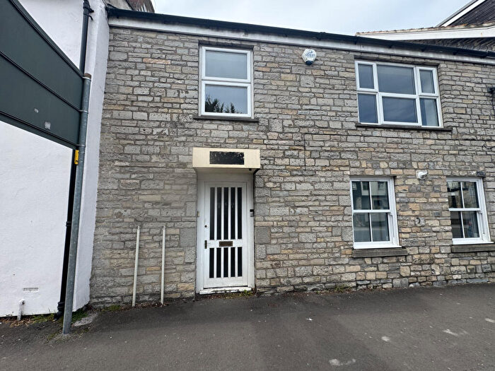 2 Bedroom Apartment To Rent In High Street, Street, BA16