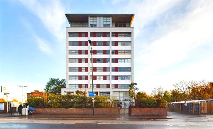 1 Bedroom Flat For Sale In Romford Road, London, E7