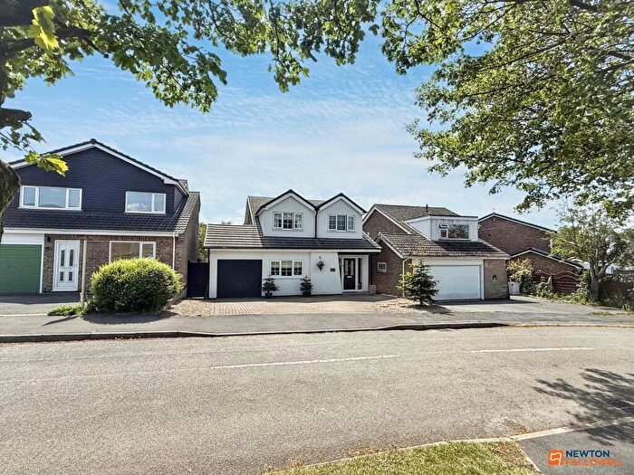 4 Bedroom Detached House For Sale In Dauphine Close, Coalville, LE67