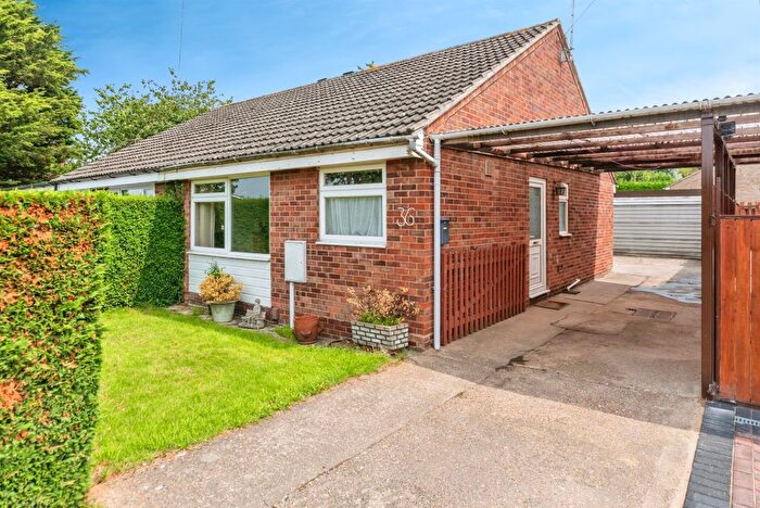 2 Bedroom Semi-Detached Bungalow For Sale In Alma Park Road, Grantham, NG31