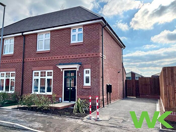 3 Bedroom Semi-Detached House To Rent In Roman Way, West Bromwich, B71