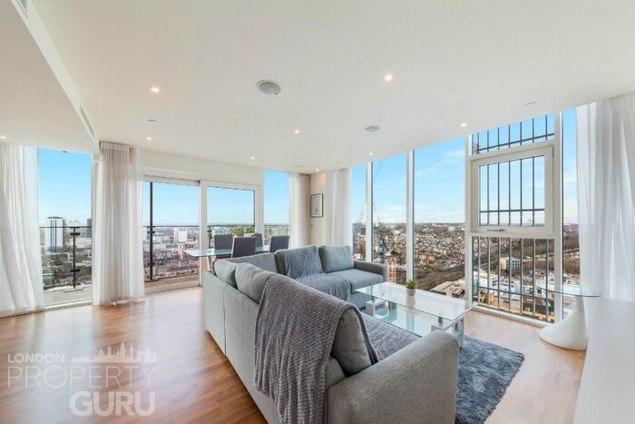 3 Bedroom Flat To Rent In Enterprise Way, Wandsworth, London, SW18