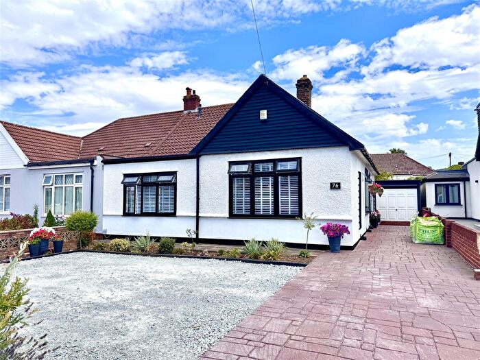 3 Bedroom Semi Detached Bungalow For Sale In Brampton Road, Bexleyheath, DA7