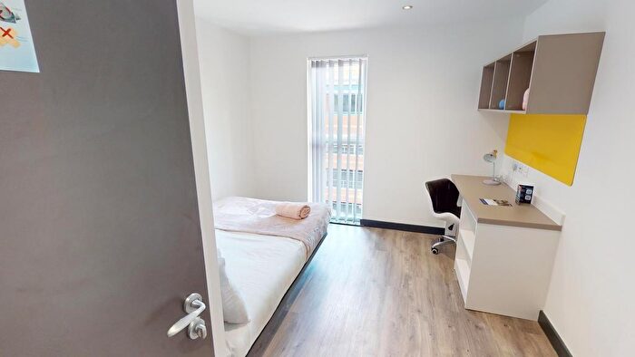 Studio To Rent In Dumfries Street, Luton, Bedfordshire, LU1