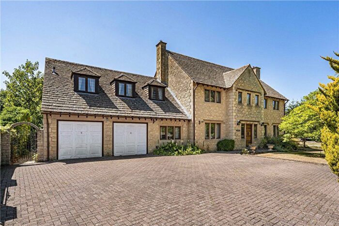 4 Bedroom Detached House For Sale In Witney Road, Ducklington, Witney, Oxfordshire, OX29