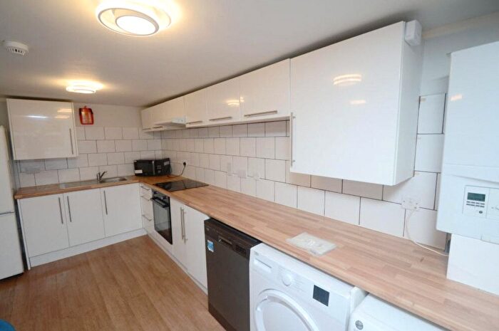 3 Bedroom Flat To Rent In Dean Abbott House, Vincent Street, London, SW1P