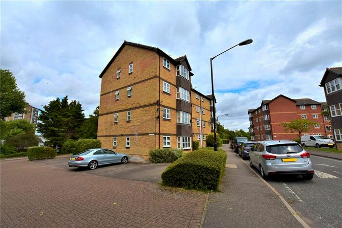 Studio To Rent In Lowry Court, London, SE16