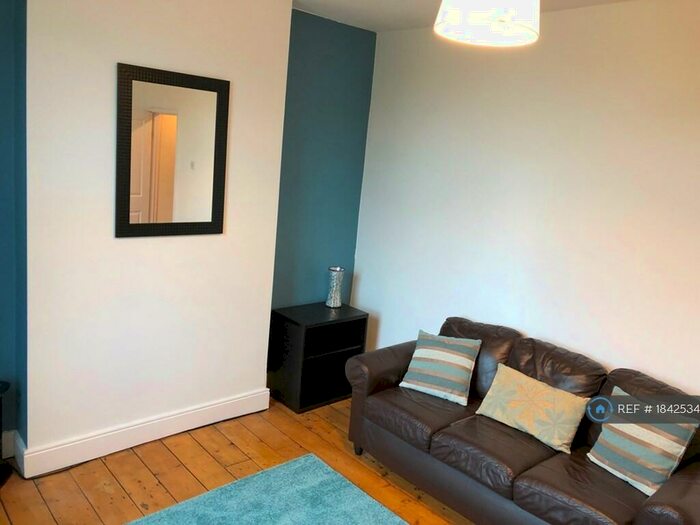 2 Bedroom Flat To Rent In Reservoir Road, Edgbaston, Birmingham, B16