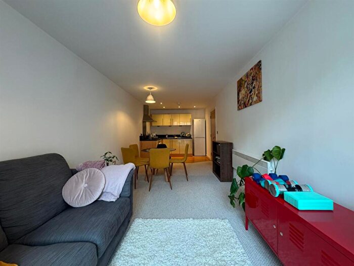 1 Bedroom Apartment To Rent In George Street, Birmingham, B3