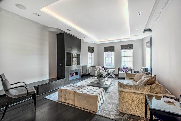 4 Bedroom Flat To Rent In St. Johns Wood Road, London, NW8