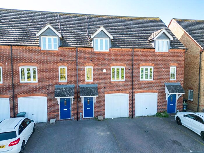 3 Bedroom Town House For Sale In Quarry Close, Gravesend, Kent, DA11