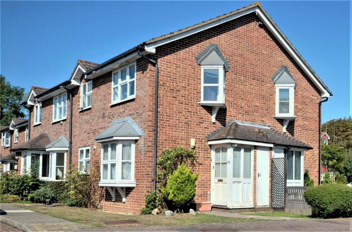 1 Bedroom Detached House To Rent In Horley, Surrey, RH6