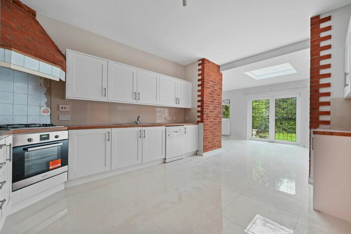 4 Bedroom Detached House To Rent In Sheen Lane, London, SW14