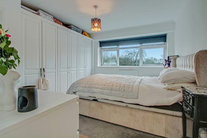 1 Bedroom Flat For Sale In Breakspear Road, Ruislip, HA4