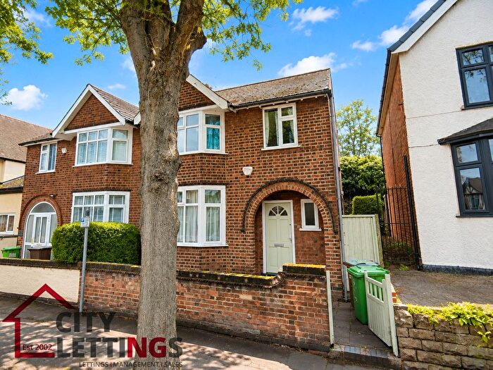 3 Bedroom Semi-Detached House To Rent In Rolleston Drive, Lenton, NG7