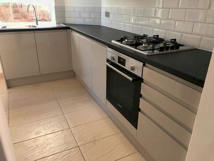 2 Bedroom Flat To Rent In Daws Lane, Mill Hill NW7