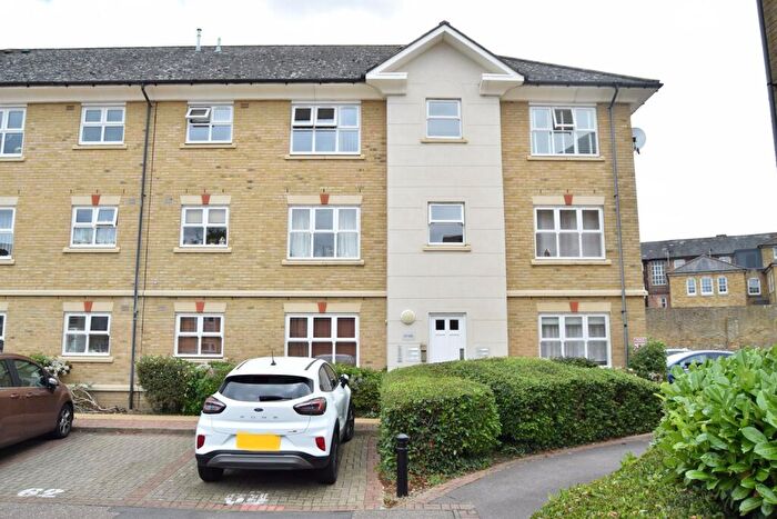 1 Bedroom Flat For Sale In Stapleford Close, Chelmsford, CM2