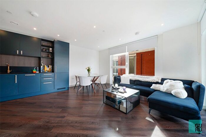2 Bedroom Flat To Rent In Eden Grove, Stains-Upon-Thames, Eden Grove, TW18
