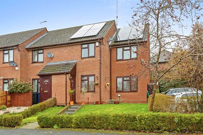 2 Bedroom End Of Terrace House For Sale In Close To Junction, High Wycombe, HP11