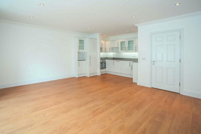 1 Bedroom Flat To Rent In St Marks Rise, Dalston, E8