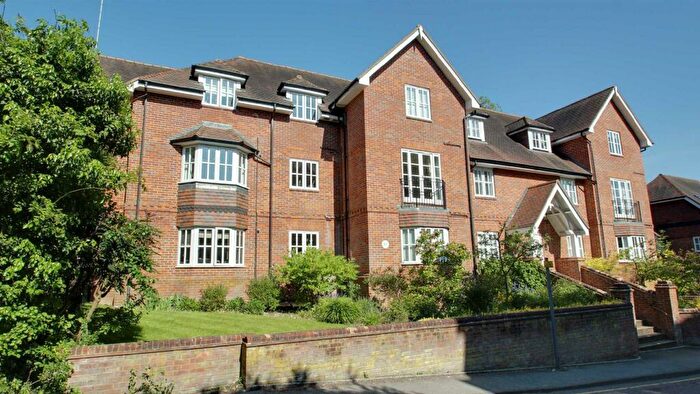 2 Bedroom Apartment To Rent In Chesham Road, Berkhamsted, HP4