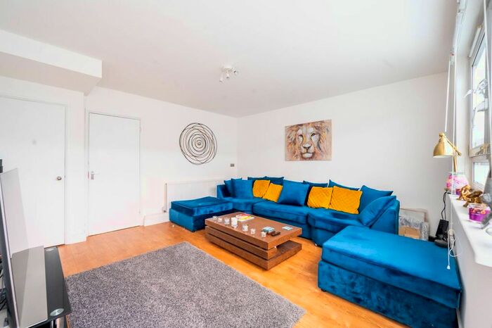 2 Bedroom Maisonette To Rent In Gibbs Green, West Kensington, London, W14