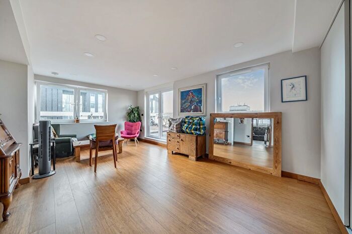 4 Bedroom Flat For Sale In Newington Causeway, Elephant And Castle, SE1