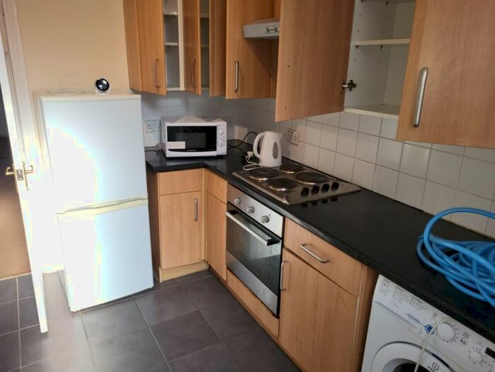 2 Bedroom Flat To Rent In Dilston Road, Arthurs Hill, Newcastle Upon Tyne, NE4