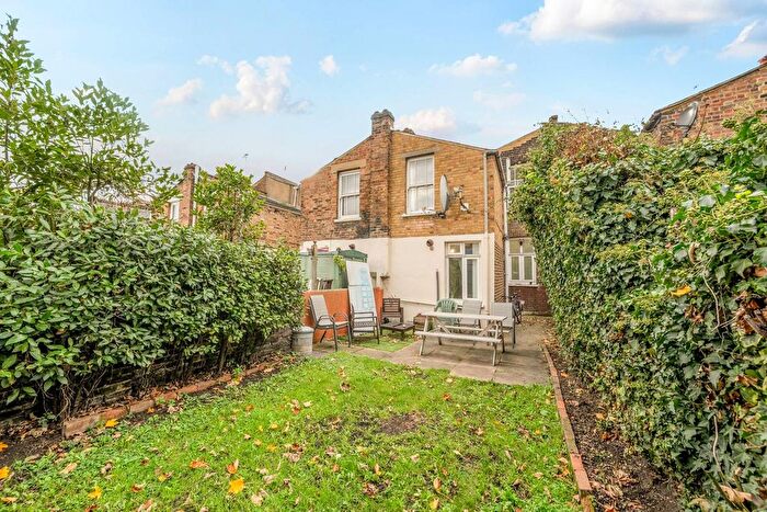 3 Bedroom Property To Rent In Portelet Road, Stepney, London, E1
