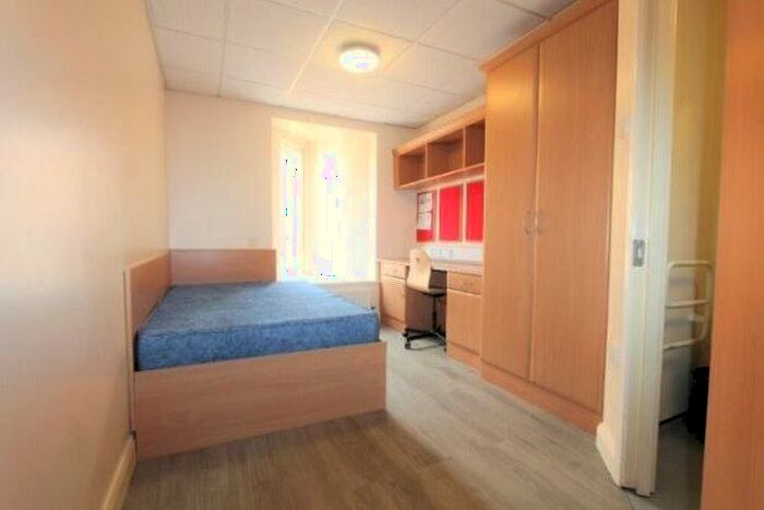 6 Bedroom Flat To Rent In Union Court, Leamington Spa, CV31