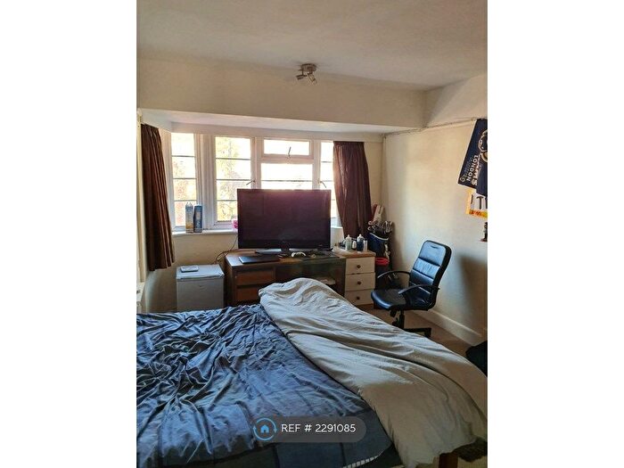 6 Bedroom End Of Terrace House To Rent In Donnington Grove, Southampton, SO17