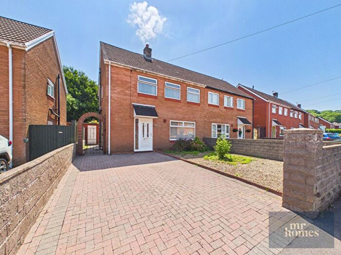 3 Bedroom Semi Detached House For Sale In Heol Carnau, Cardiff, CF5