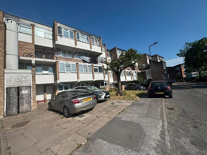 3 Bedroom Maisonette To Rent In Eskdale Close, HA9